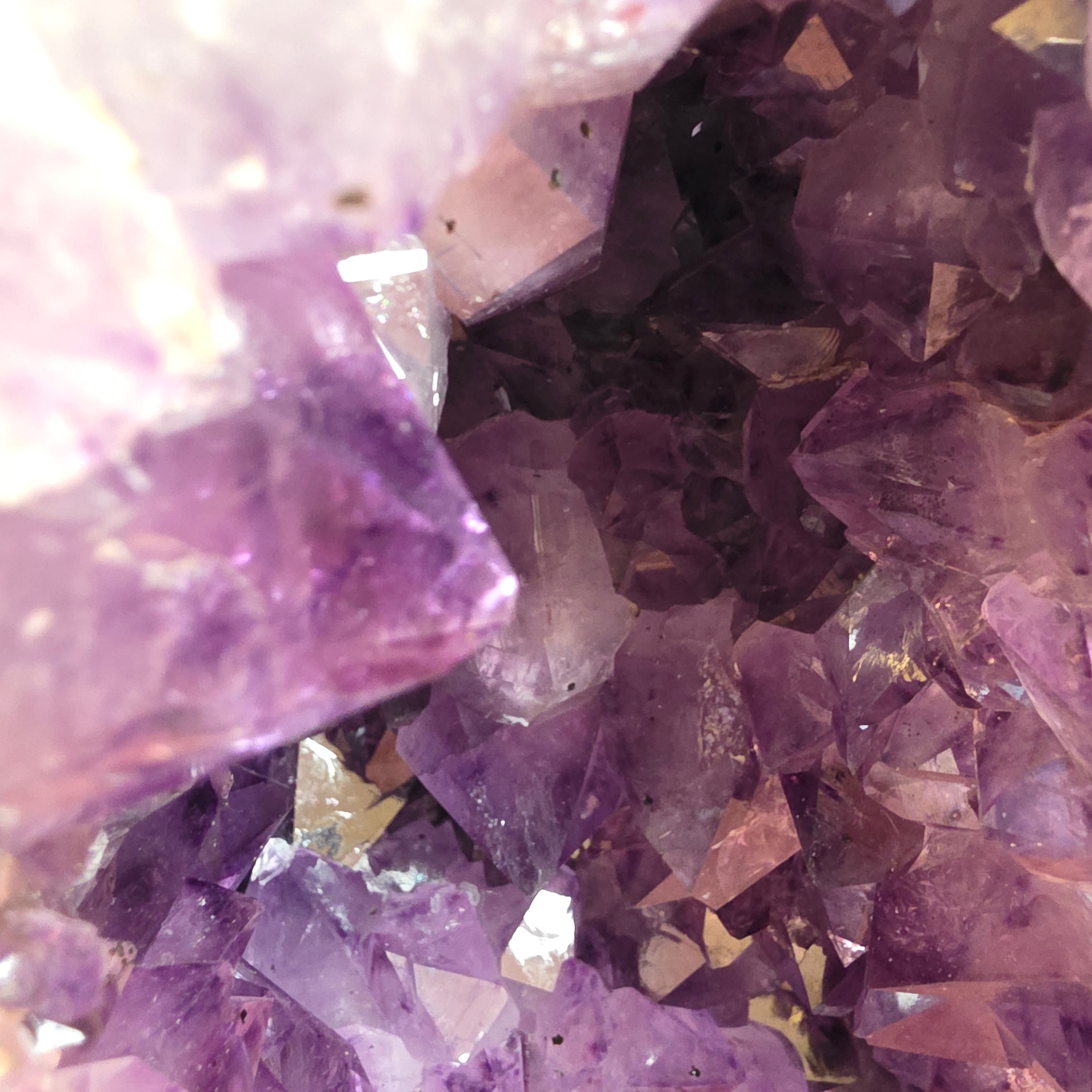 Amethyst +/- 32,65 kg 42,5x32x19 cm