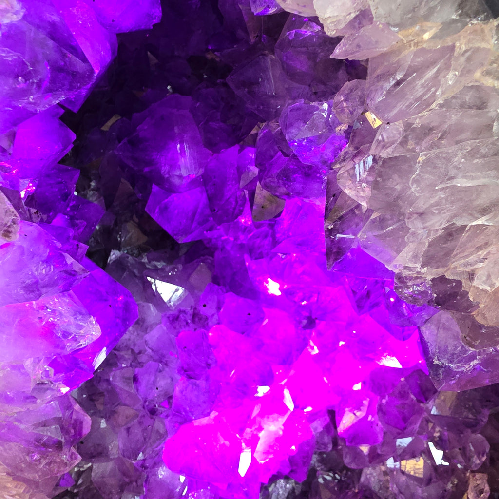 Amethyst +/- 32,65 kg 42,5x32x19 cm