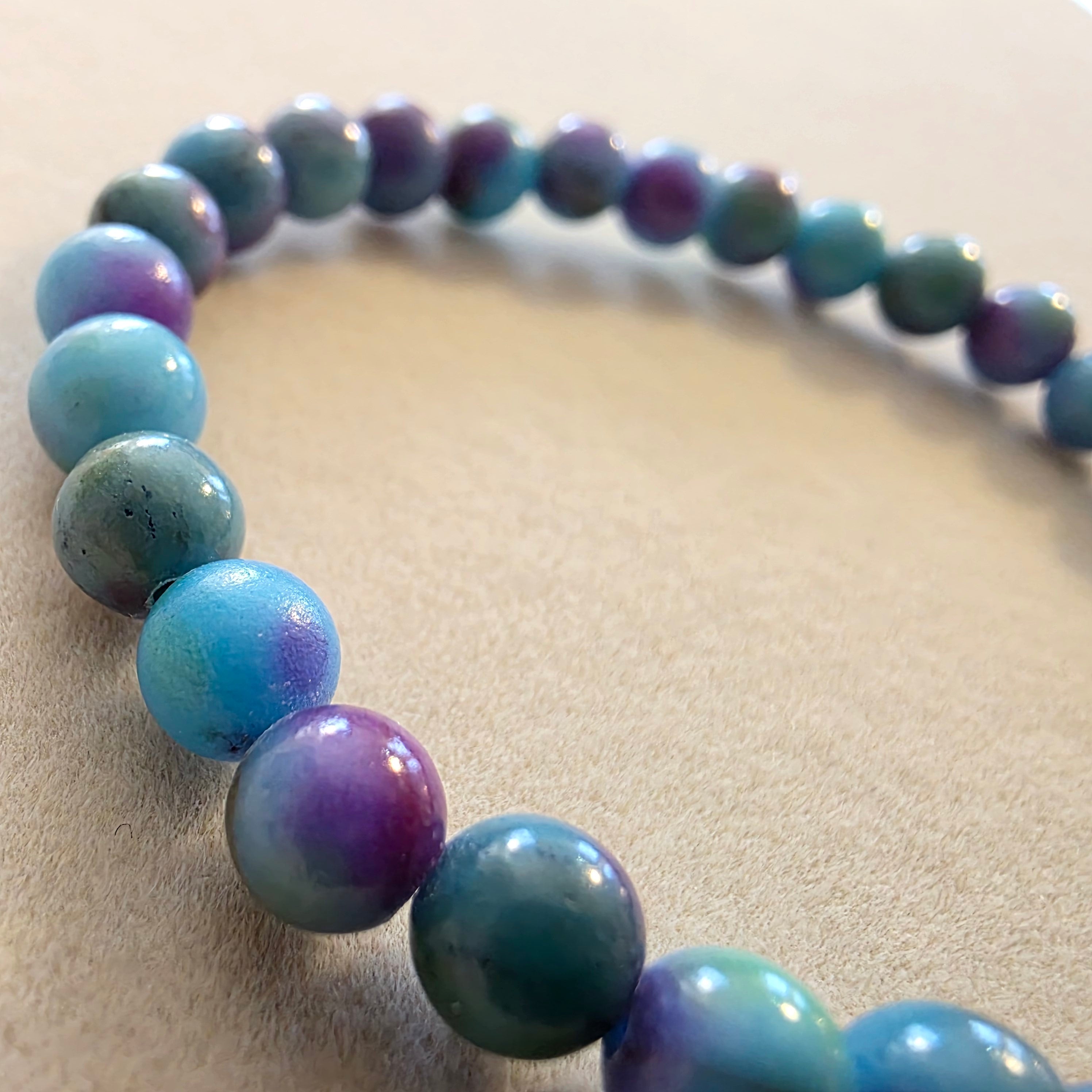 Jade (multicolor) – handgefertigtes Reiki-Kugelarmband in verschiedenen Größen