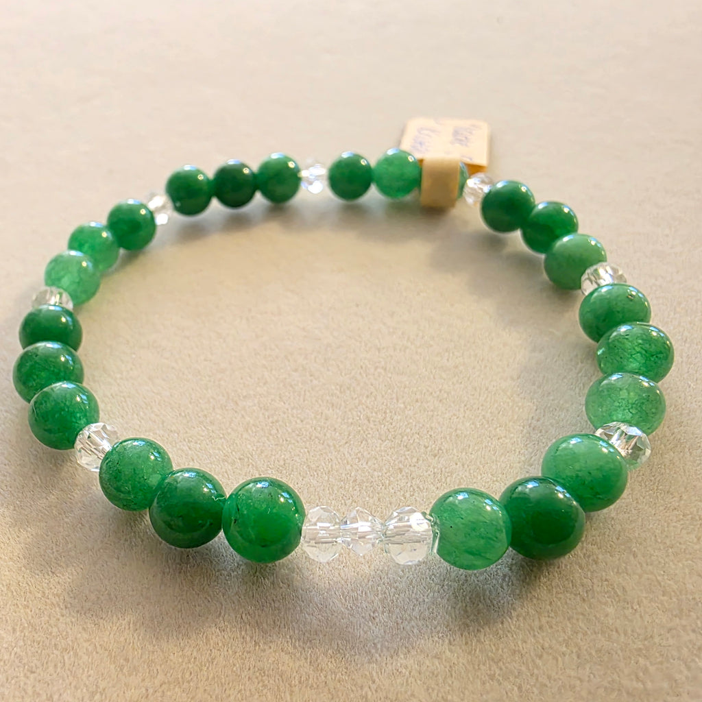 Jade & Kristall (facettiert) – handgefertigtes Reiki-Kugelarmband +/- 4 mm
