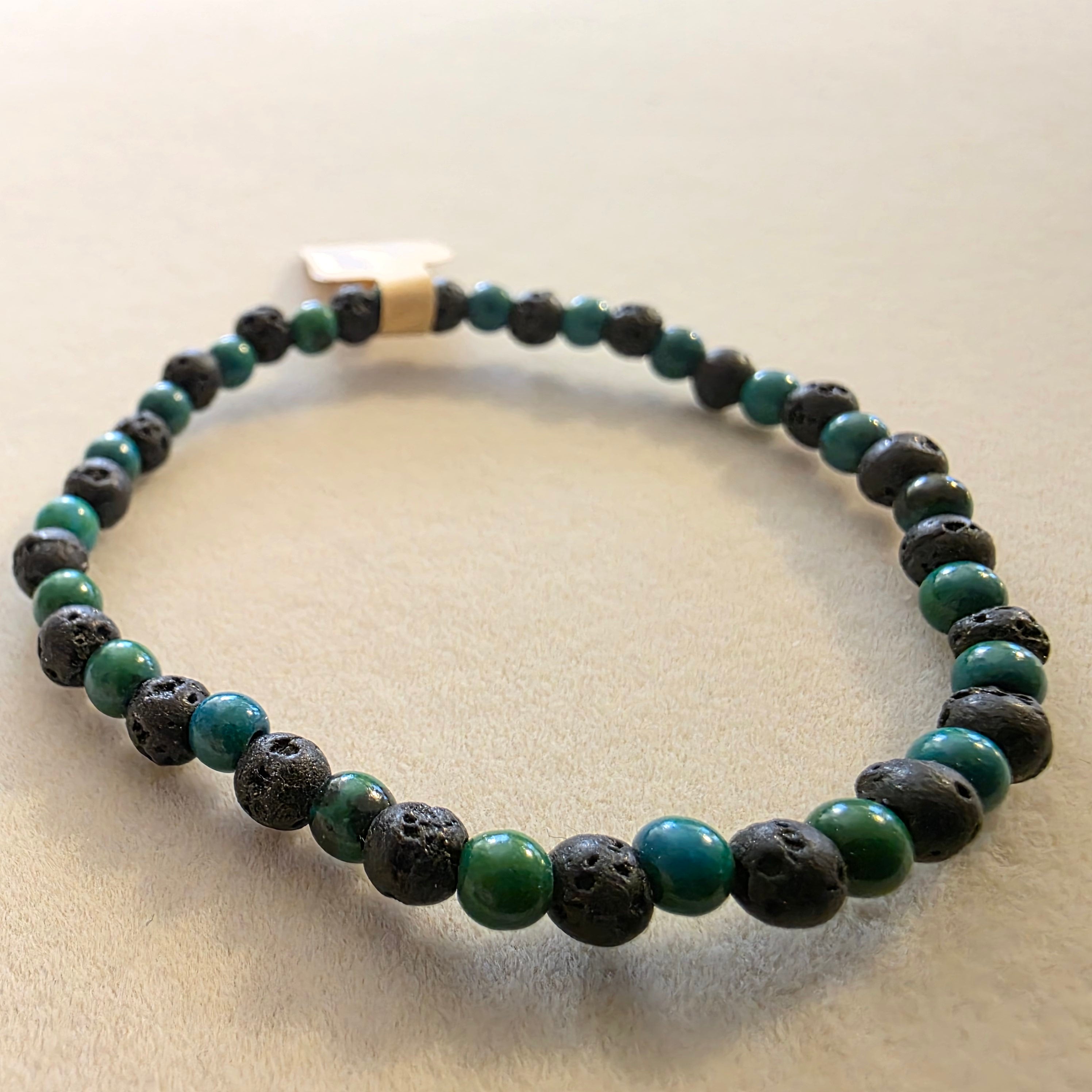 Lavastein & Chrysokoll – handgefertigtes Reiki-Kugelarmband +/- 4 mm