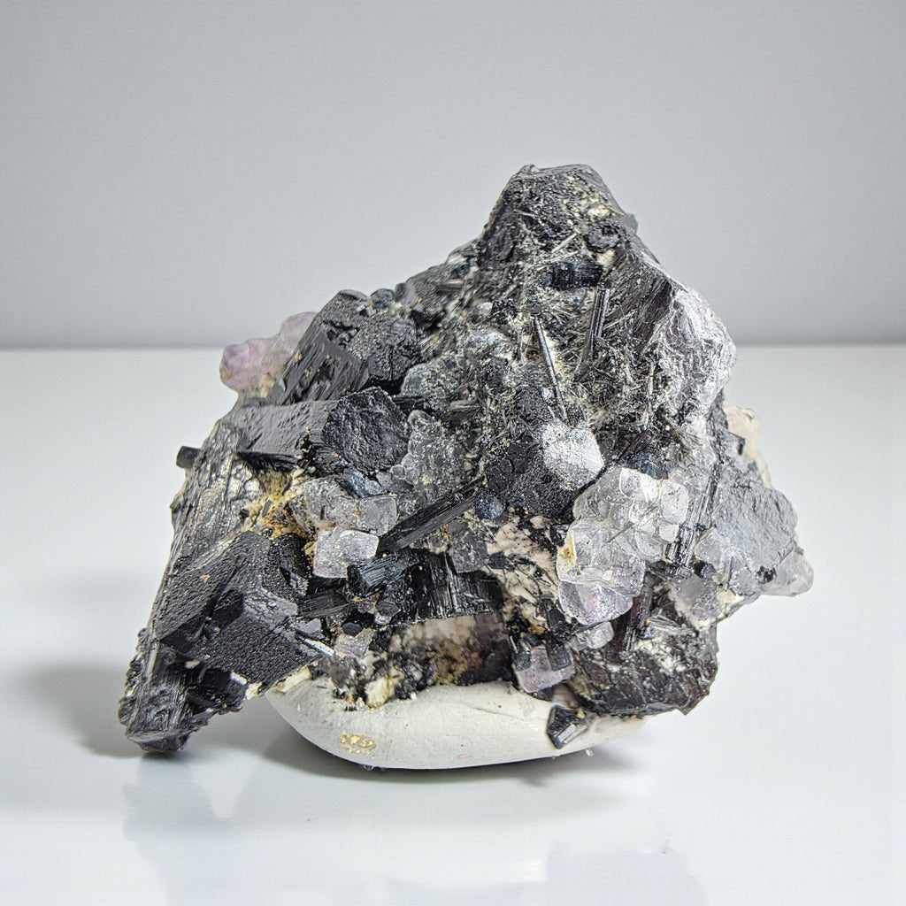 Turmalin mit Hyalith 0,03 kg +/- 4x3,5x4 cm