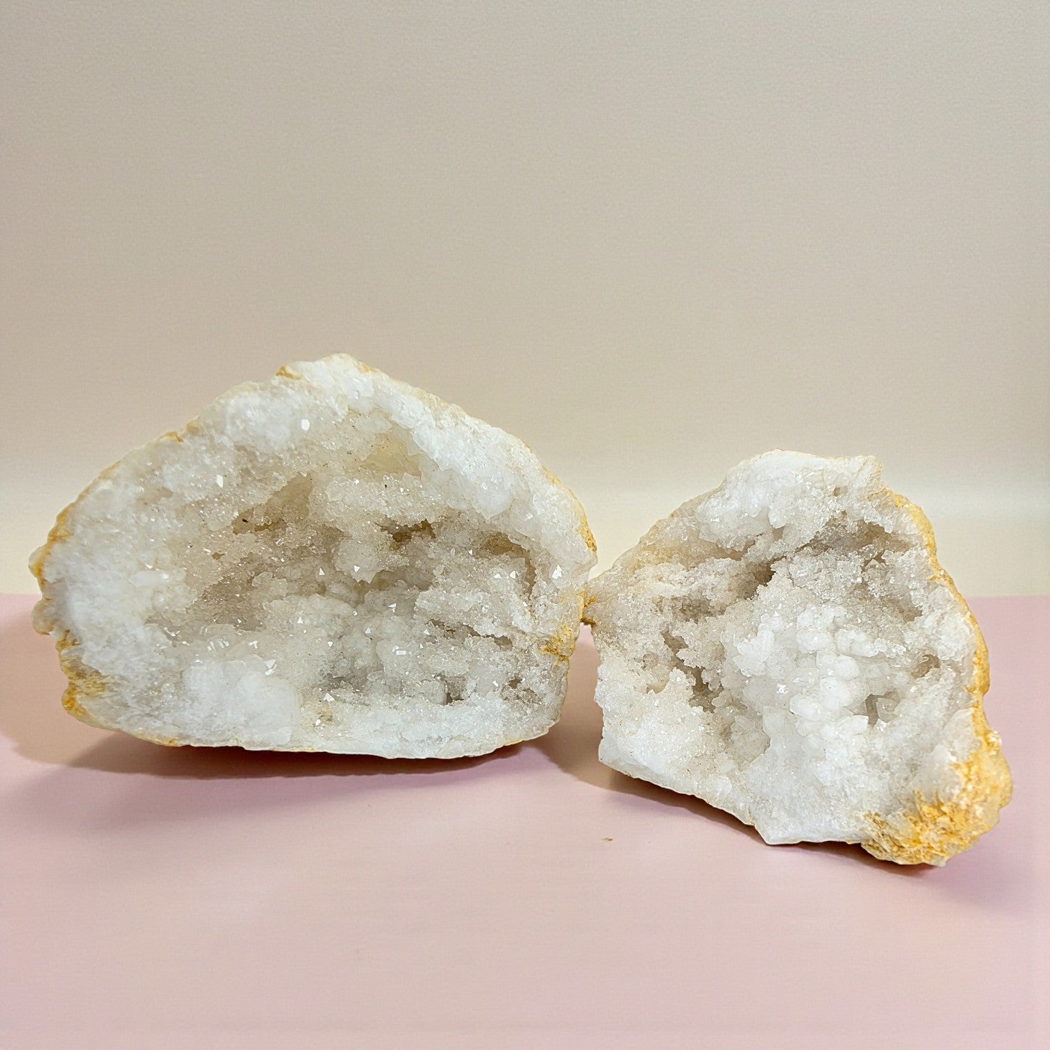 Quarzgeode 0,355 kg +/- geschlossen 10x8x6 cm