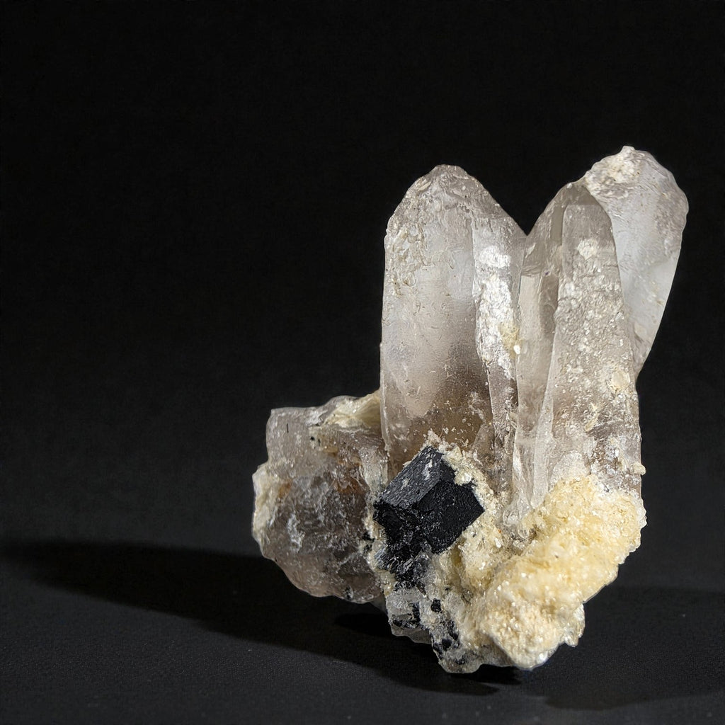 Hyalith mit Rauchquarz 0,03 kg +/- 3x3x3 cm