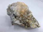 Calcit mit Pyrit 0,29 kg +/- 5x5 cm