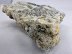 Calcit mit Pyrit 0,29 kg +/- 5x5 cm