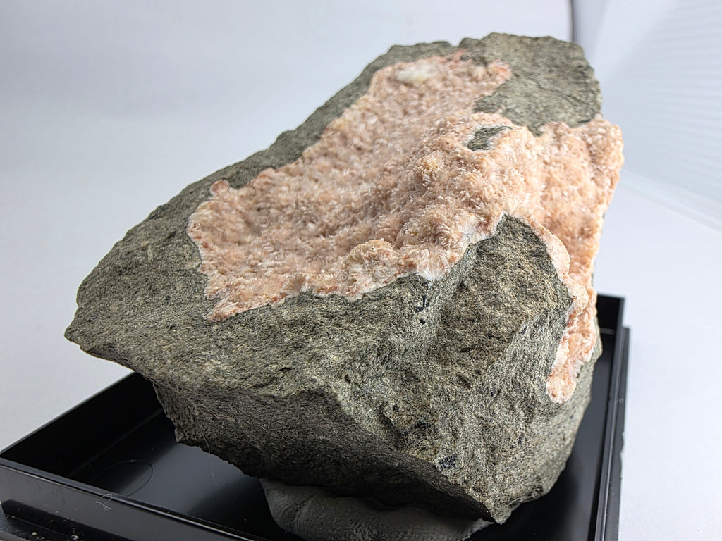 Natrolith-Stufe 0,27 kg +/- 7x7x4 cm