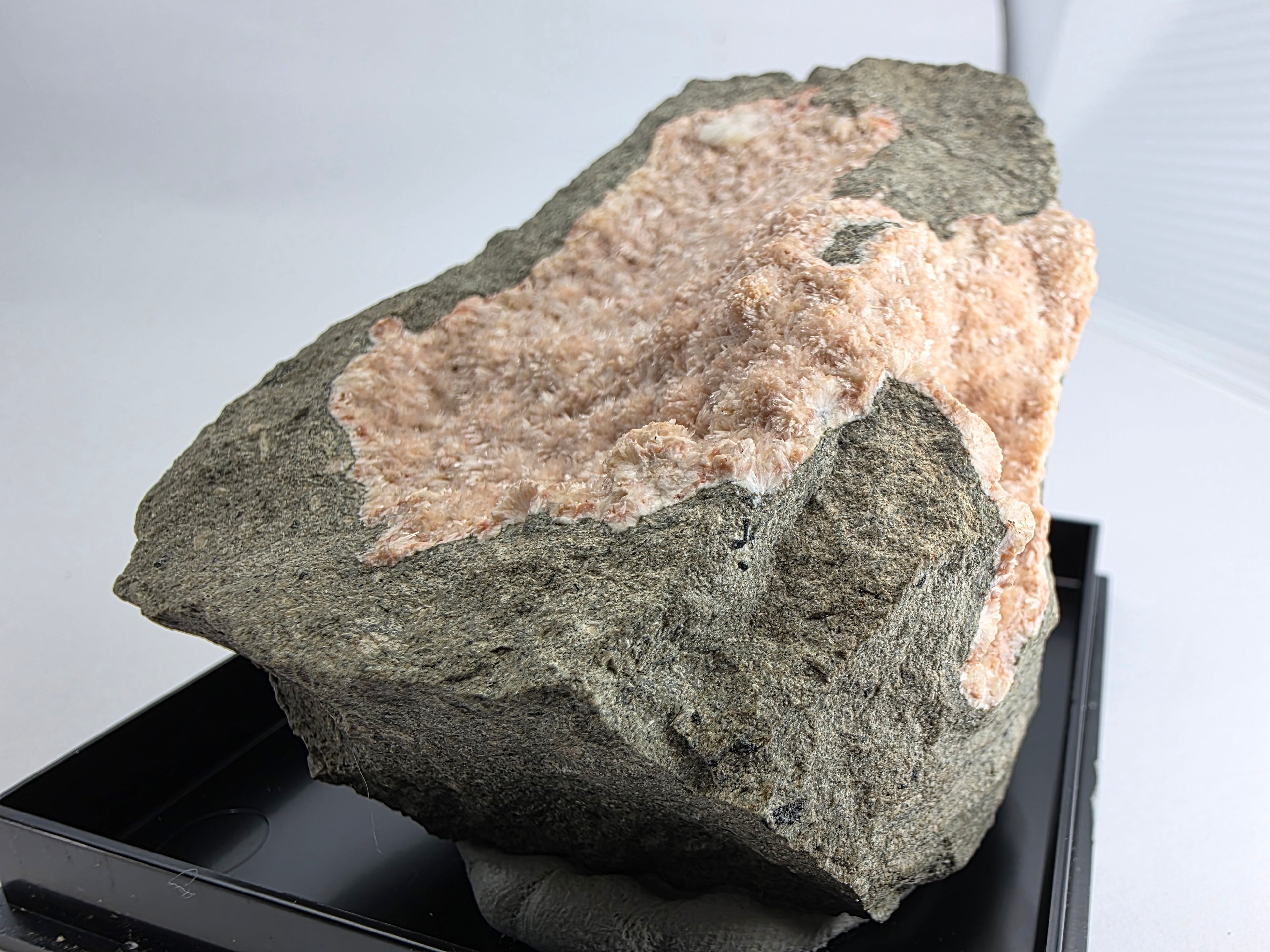 Natrolith-Stufe 0,27 kg +/- 7x7x4 cm