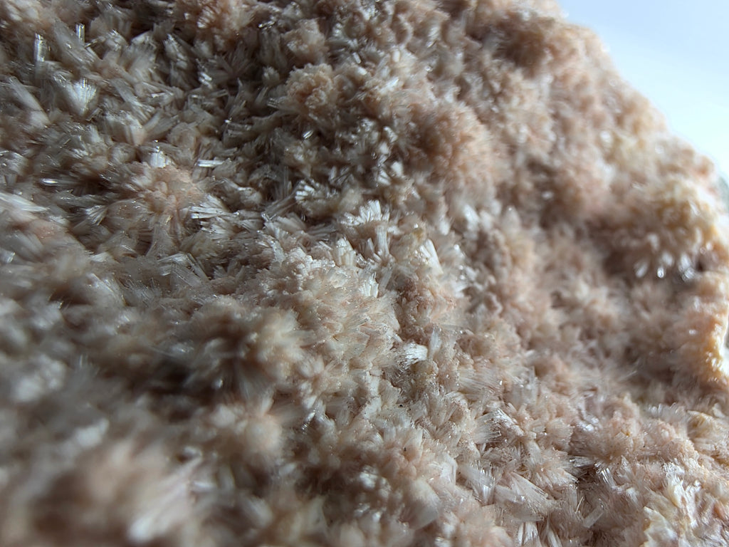 Natrolith-Stufe 0,27 kg +/- 7x7x4 cm