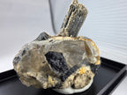 Hyalith mit Turmalin 0,06 kg +/- 5x4x4 cm