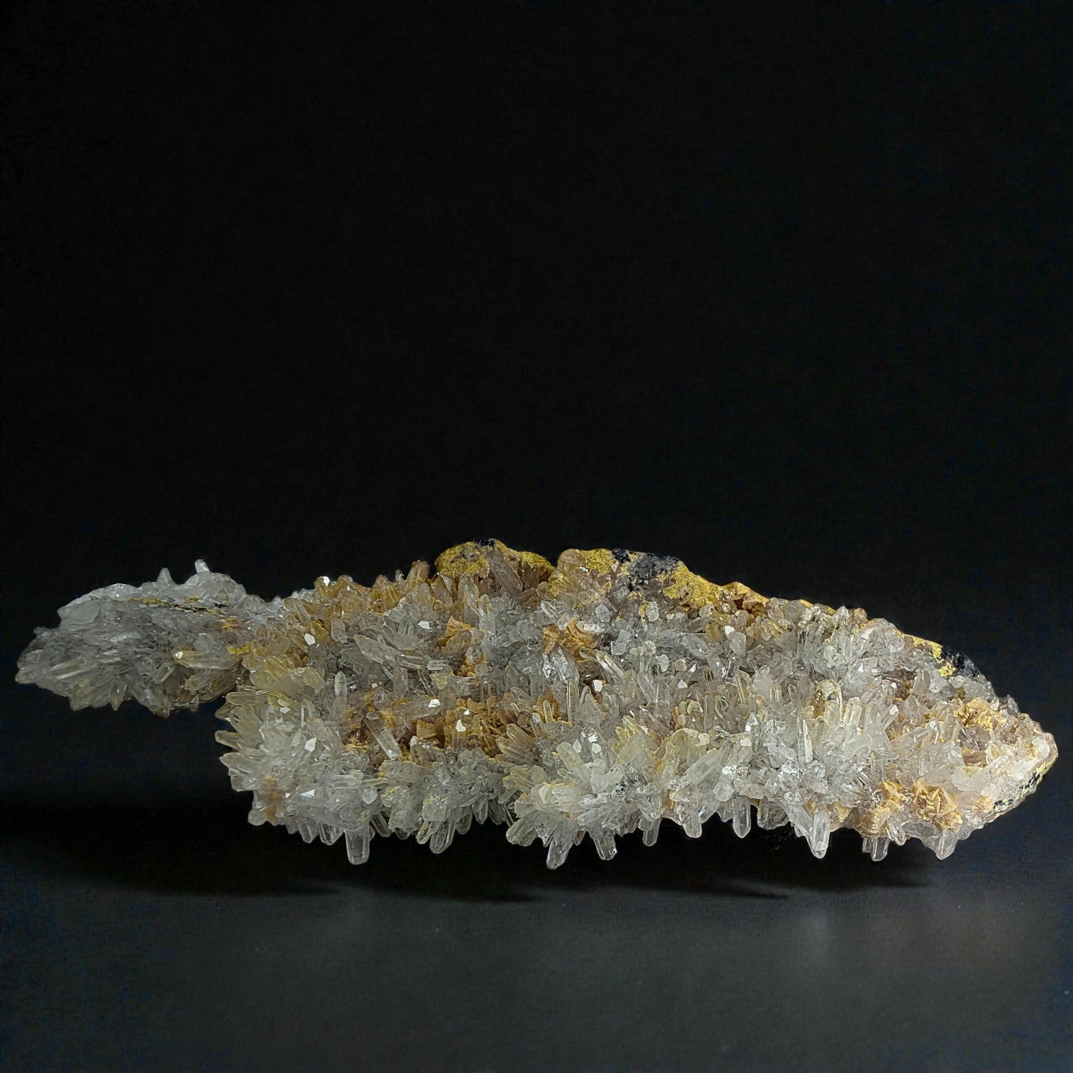Quarz auf Ankerit 0,172 kg +/- 15x5x2 cm