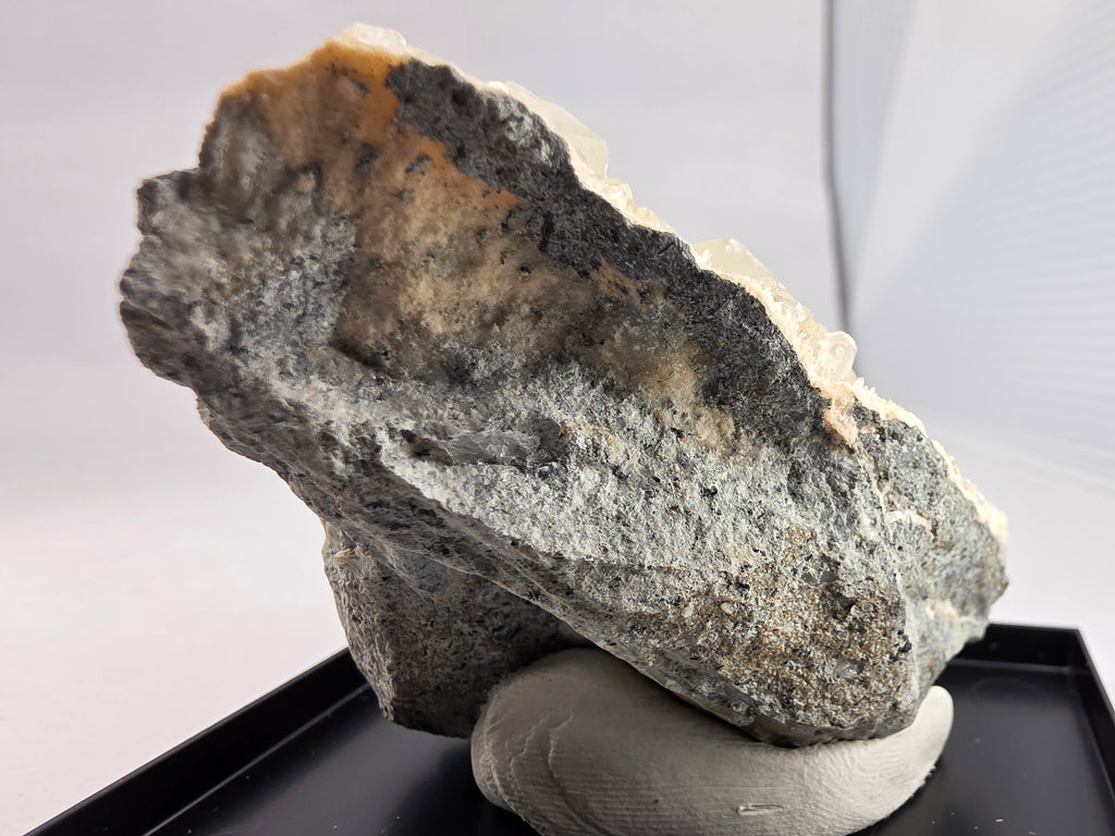 Calcit mit Natrolith 0,125 kg +/- 6x4x6 cm