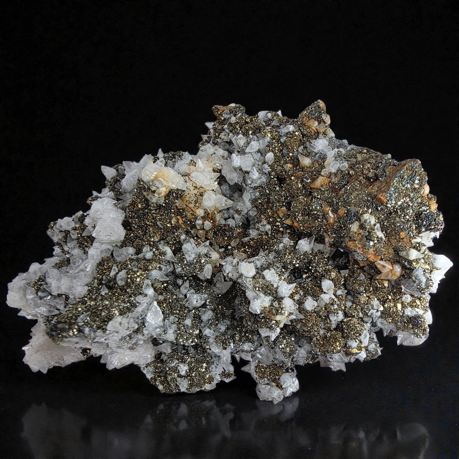 Pyrit mit Calcit 0,732 kg +/- 13x10x5 cm