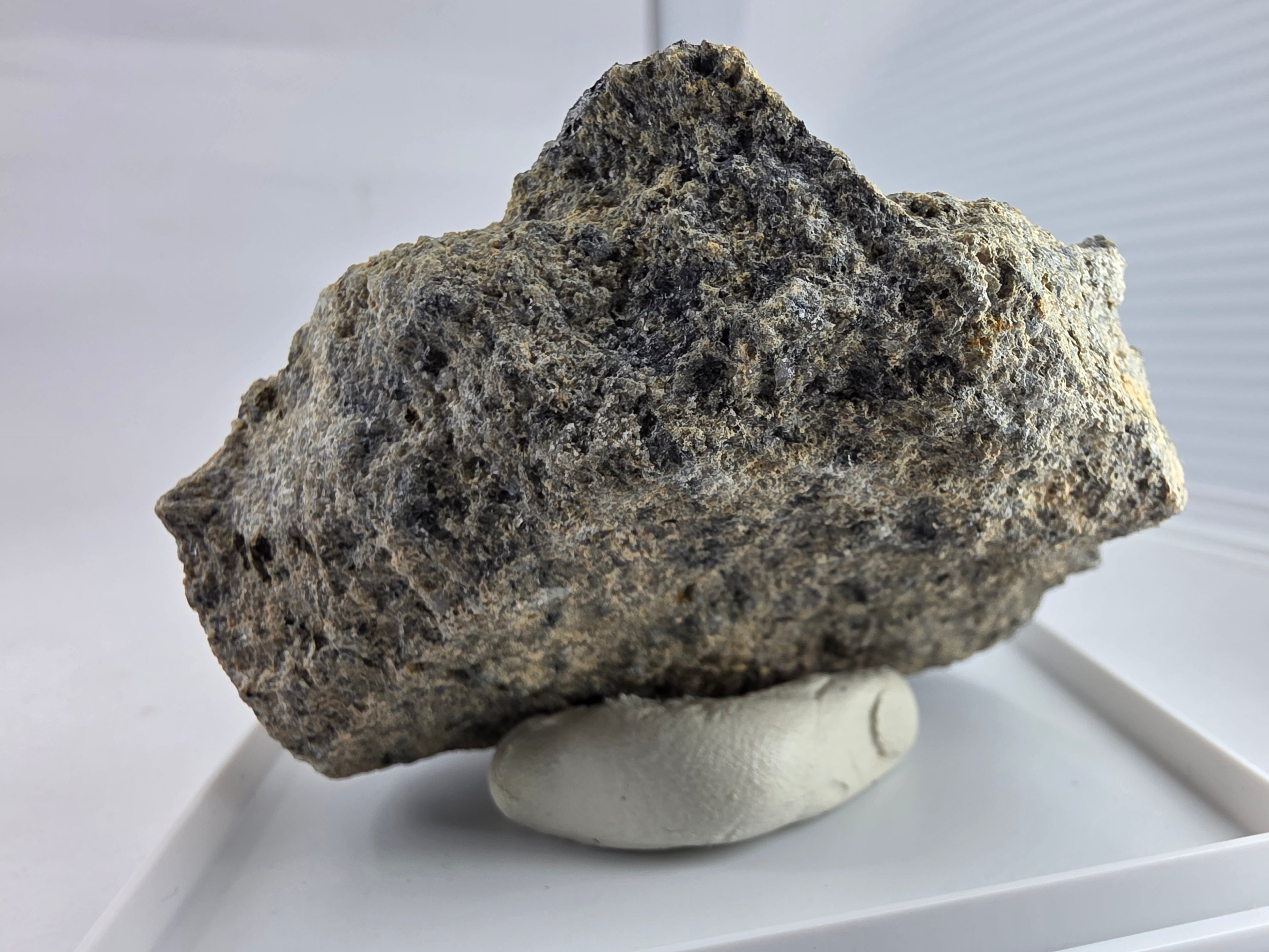 Antimonit 0,16 kg +/- 7x5x6 cm