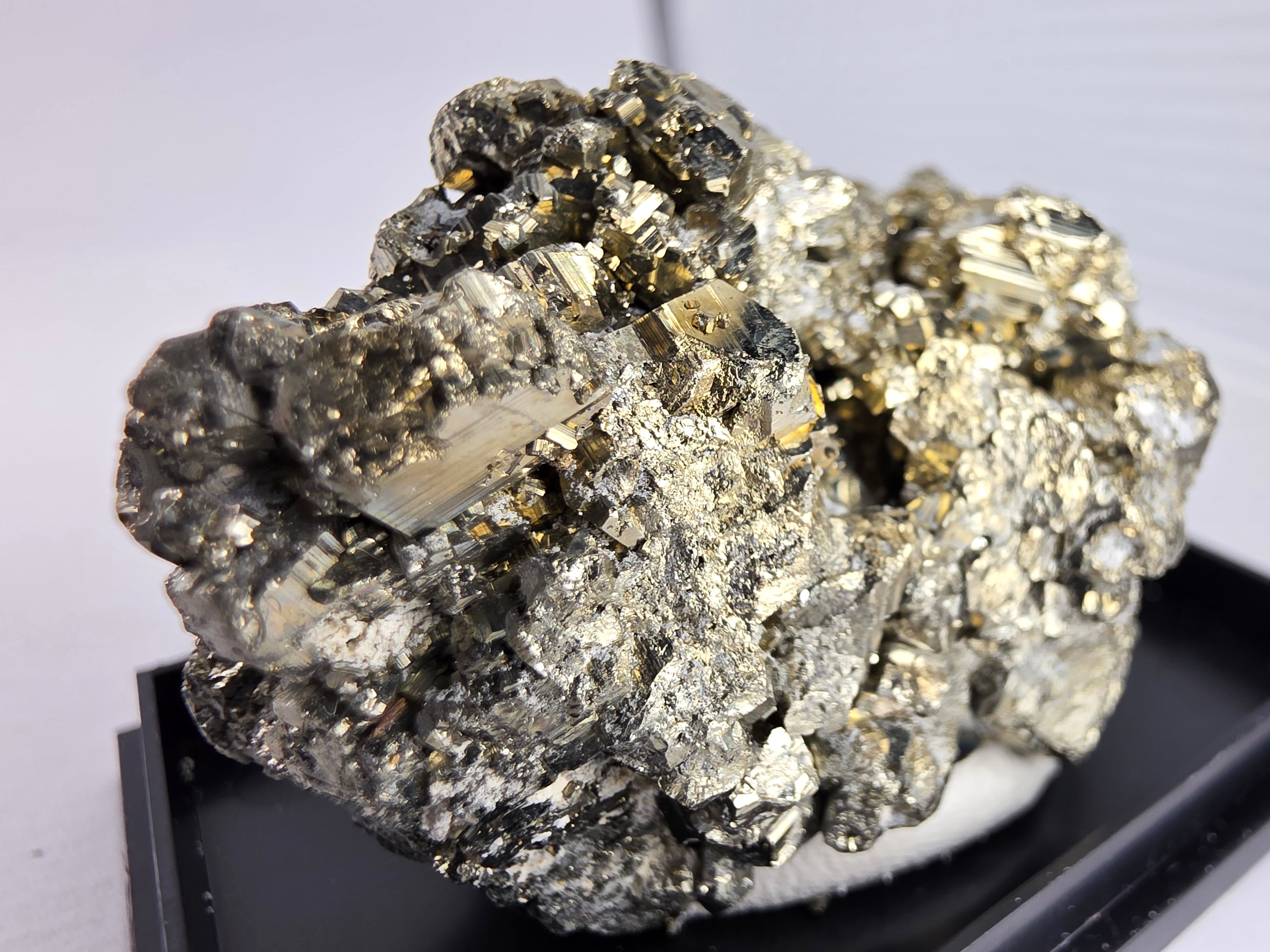 Pyrit (Schwefelkies, „Katzengold“) 0,09 kg +/- 5x3x2 cm