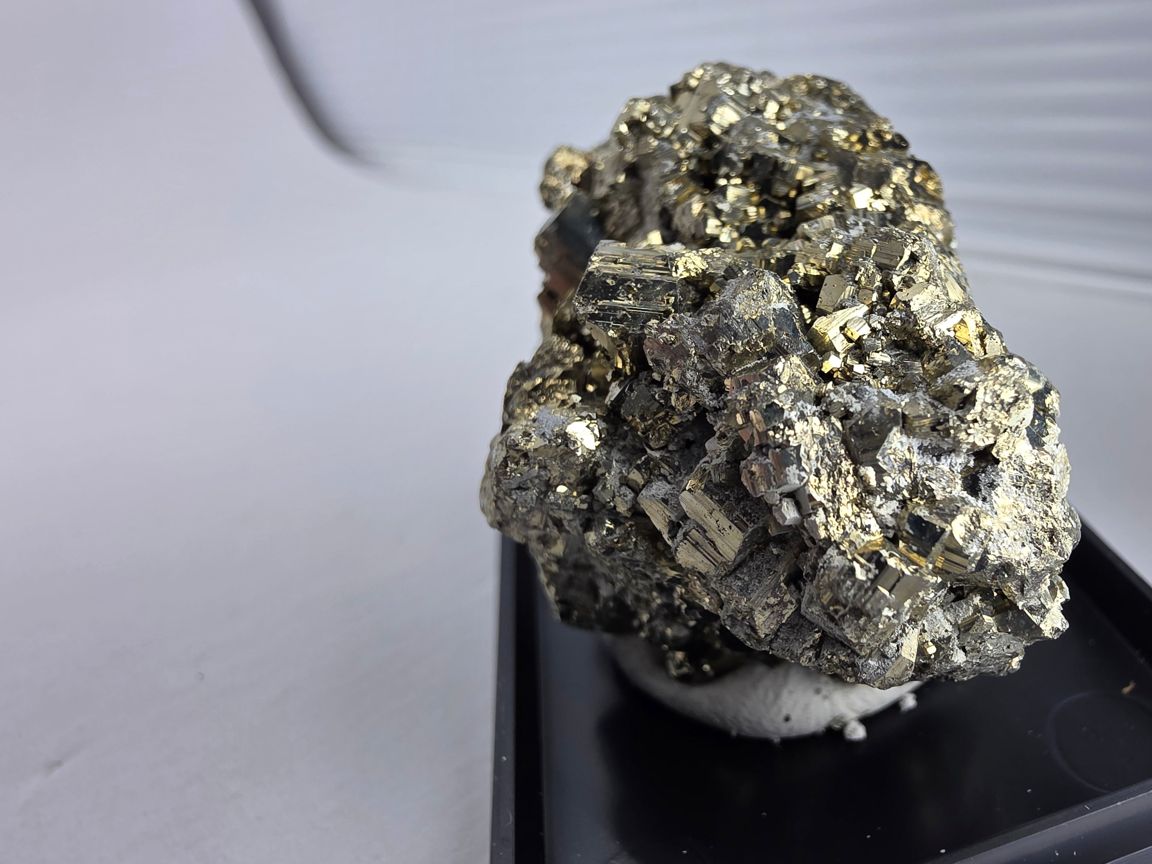 Pyrit (Schwefelkies, „Katzengold“) 0,09 kg +/- 5x3x2 cm