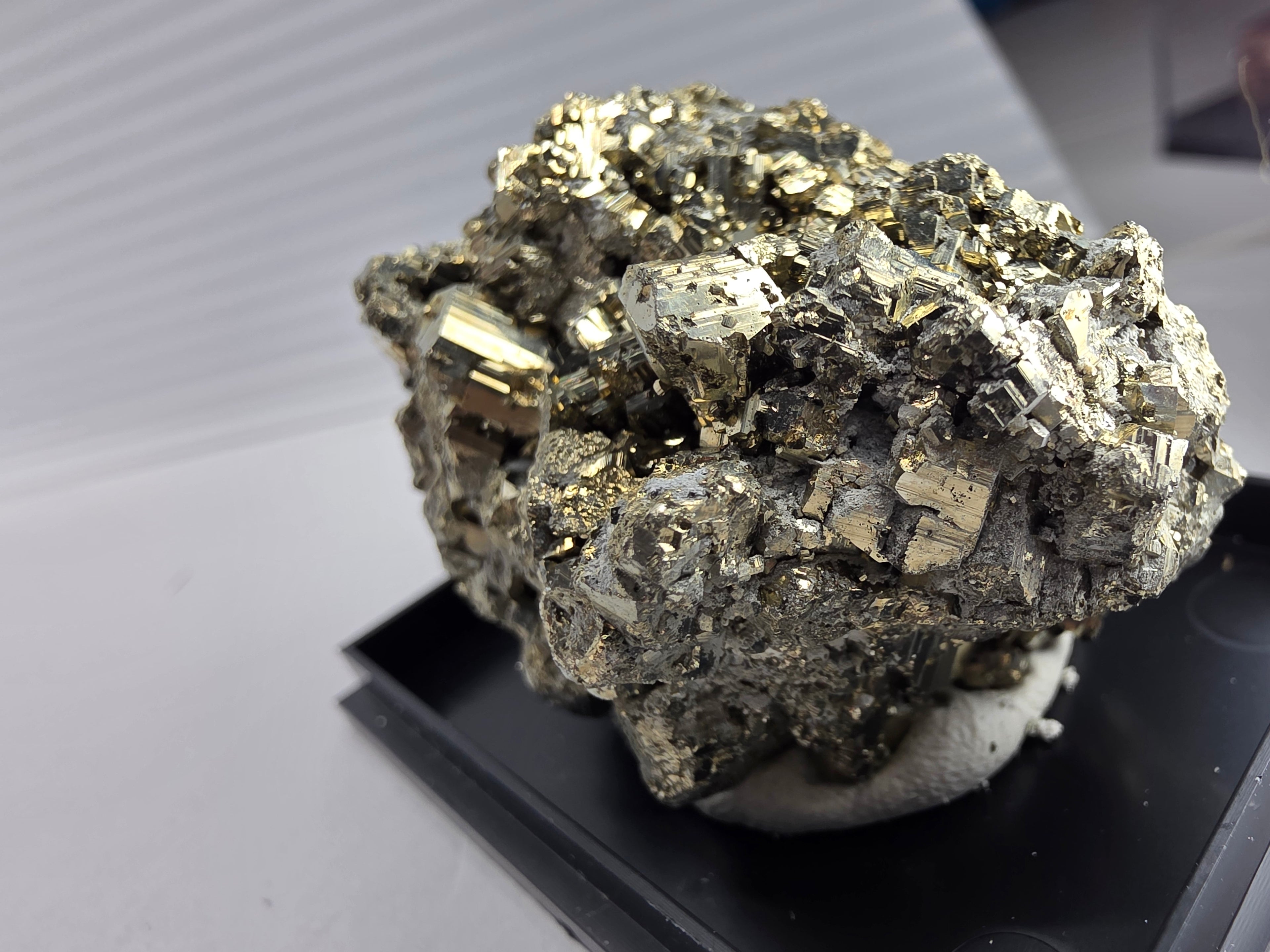 Pyrit (Schwefelkies, „Katzengold“) 0,09 kg +/- 5x3x2 cm