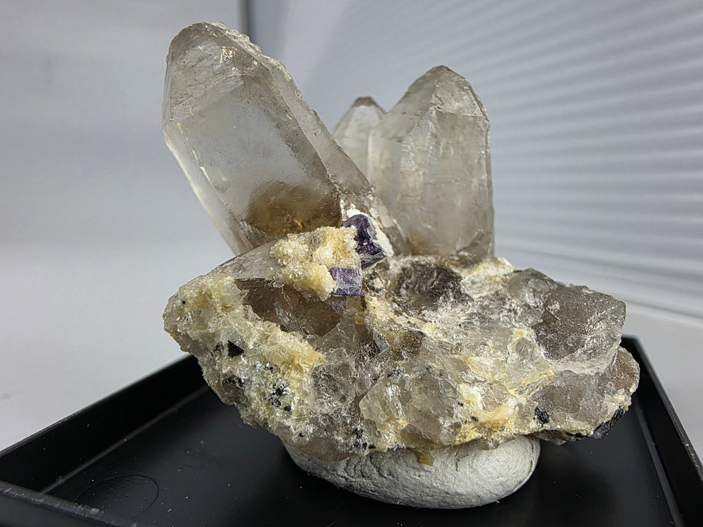 Hyalith mit Rauchquarz 0,03 kg +/- 3x3x3 cm
