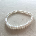 Weißer Achat Kugelarmband 4 mm