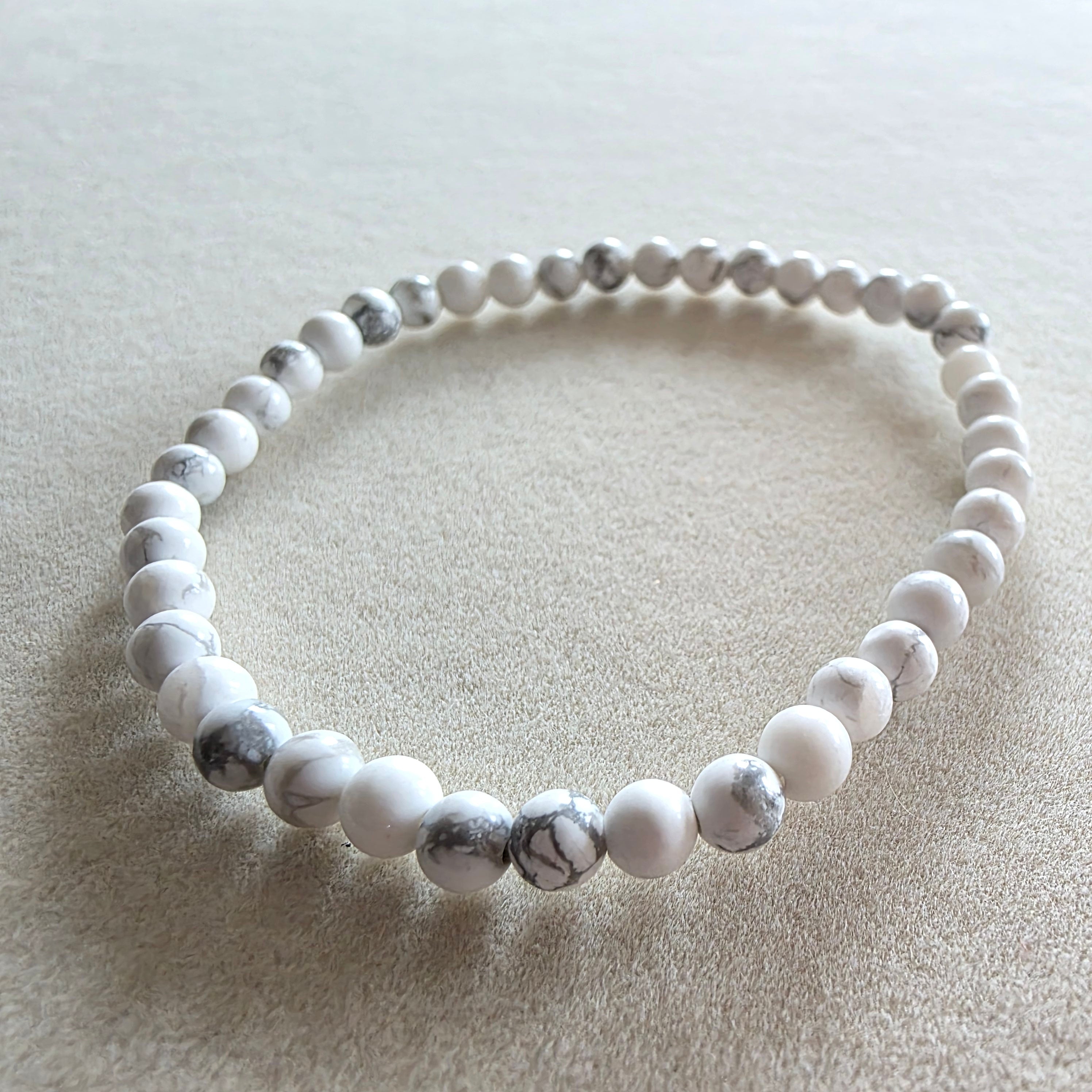 Howlith Kugelarmband 4 mm
