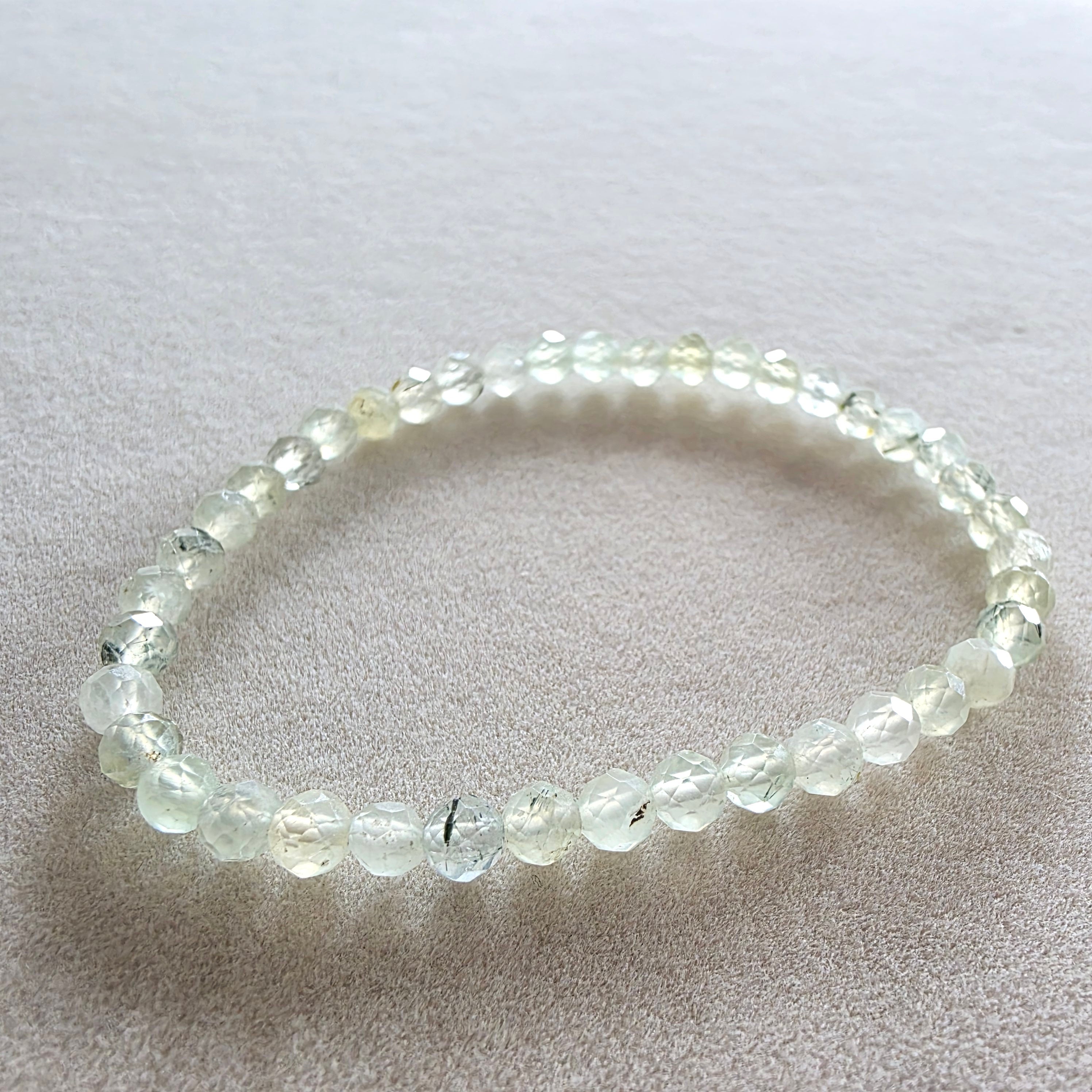 Prehnit Kugelarmband 4 mm facettiert