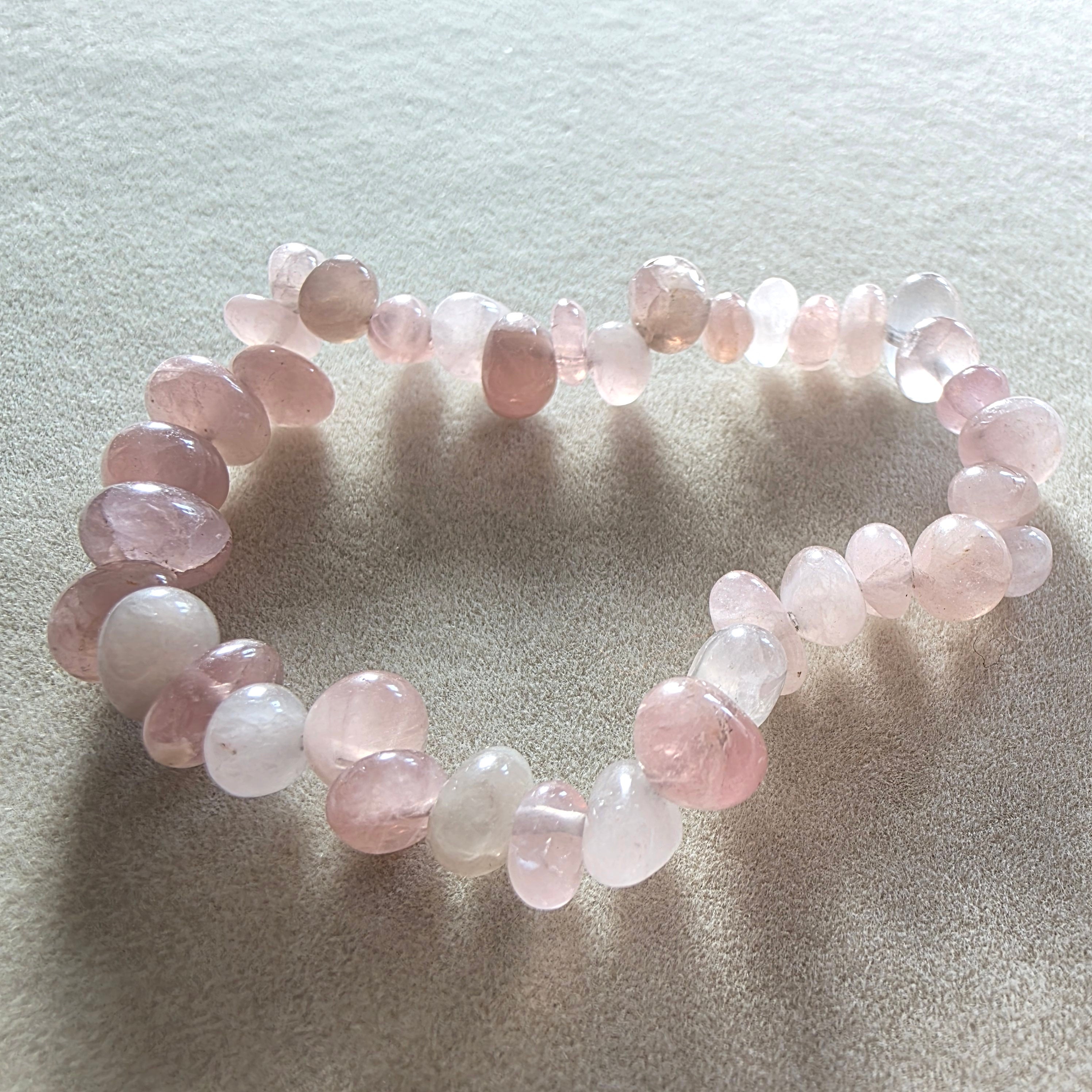 Rosenquarz aus Madagaskar – handgefertigtes Reiki-Trommelsteinarmband – limitierte Einzelstücke 6 mm