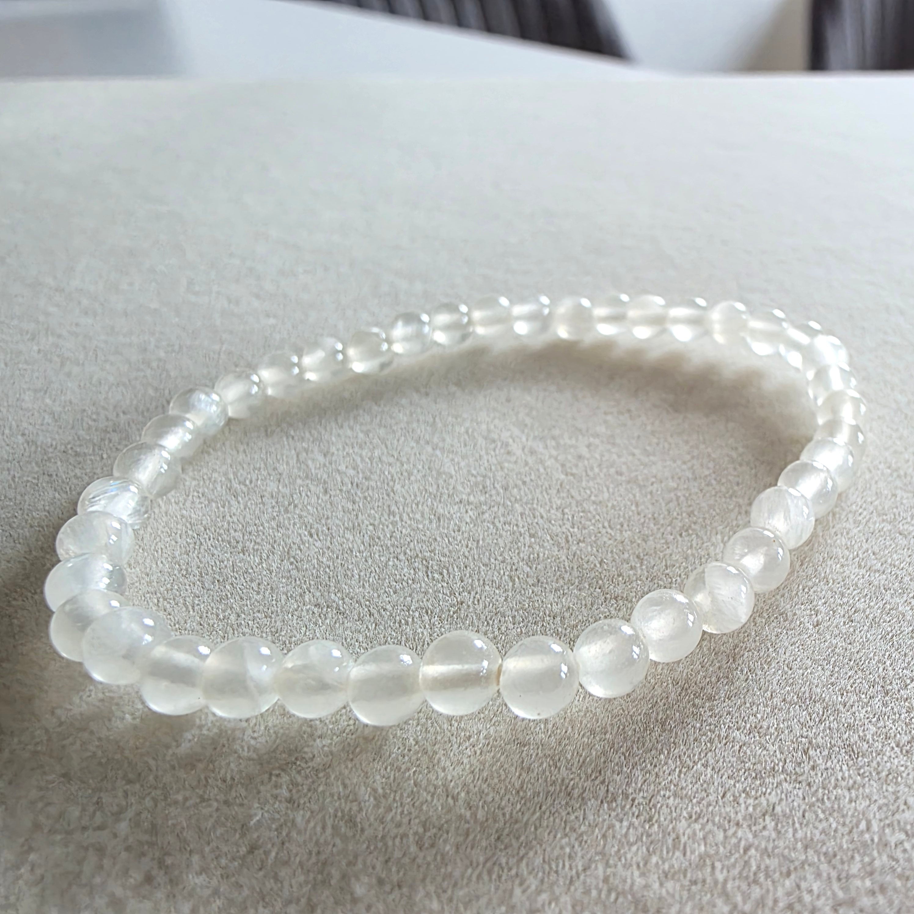 Selenit Kugelarmband in verschiedenen Größen 4mm-6mm