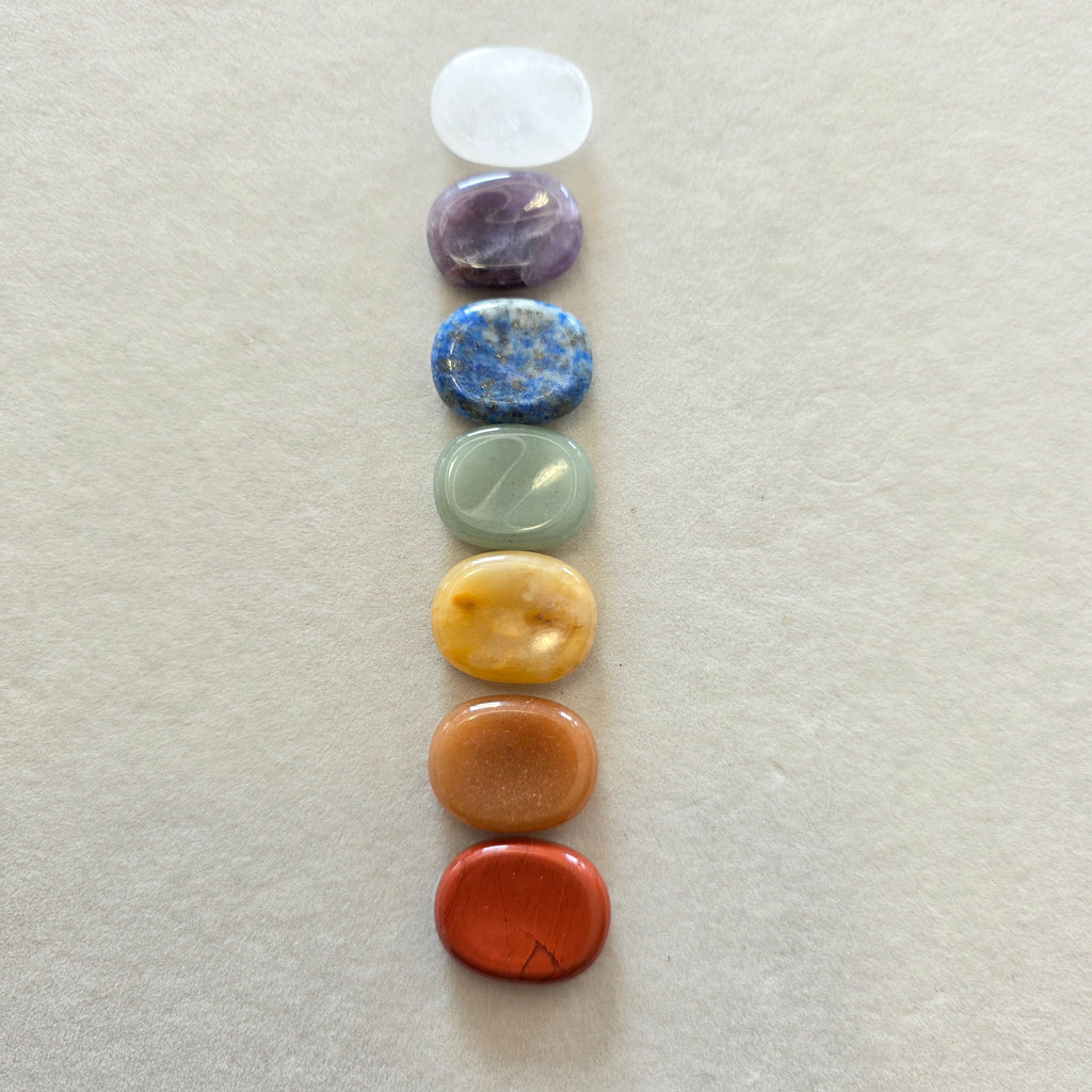 Yogi & Yogini Naturals – Set 7 Chakra Sorgensteine (Taschenformat) – ca. 2 cm